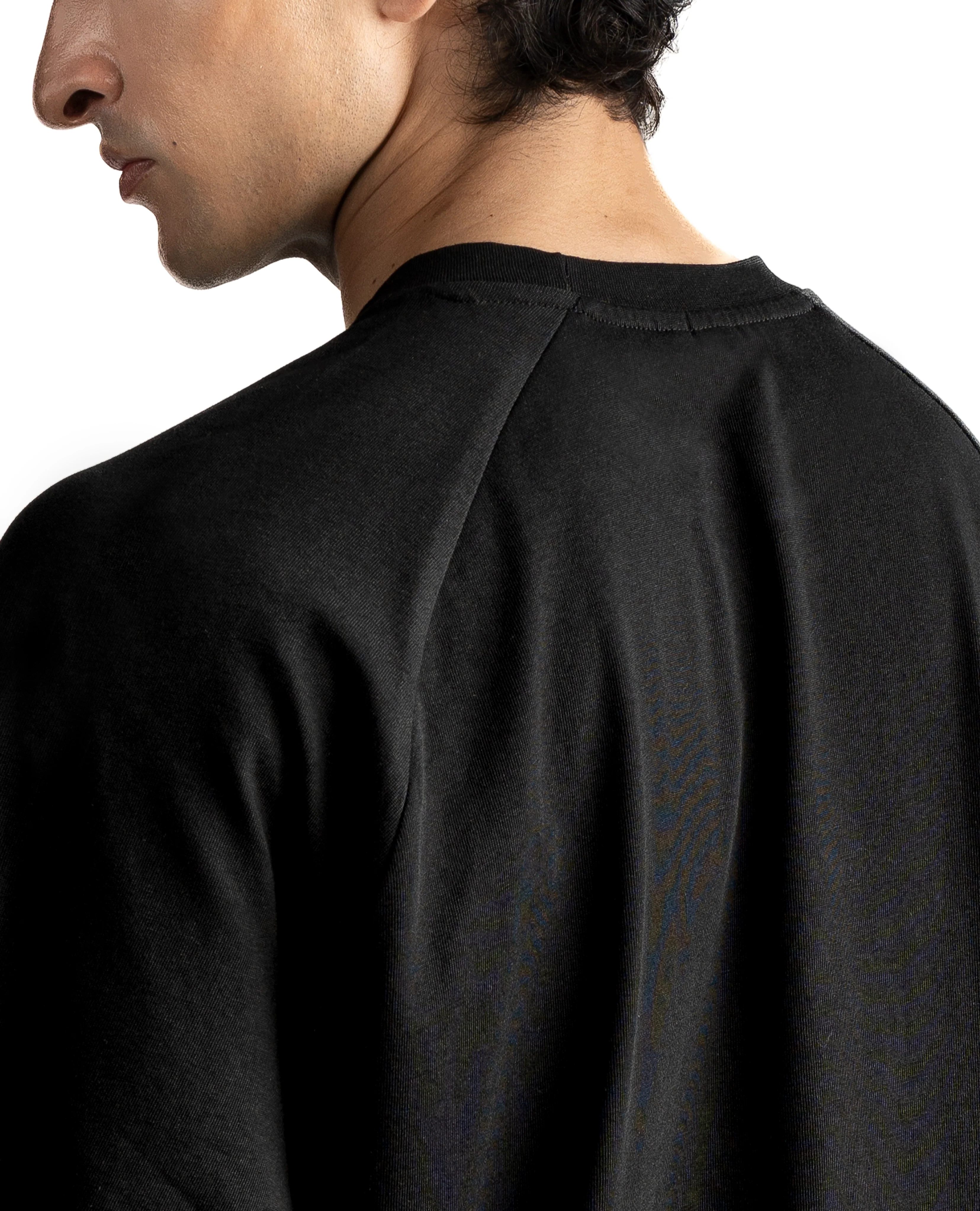 R32 Premium 220GSM Organic Cotton Raglan Tee – Black [In stock] - Image 3